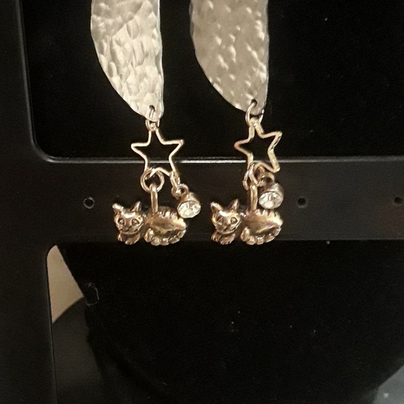 NWT Cat, moon, and stars earrings - Picture 2 of 3